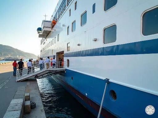Voyage en Corse : tout savoir pour rejoindre Porto-Vecchio en ferry depuis Marseille